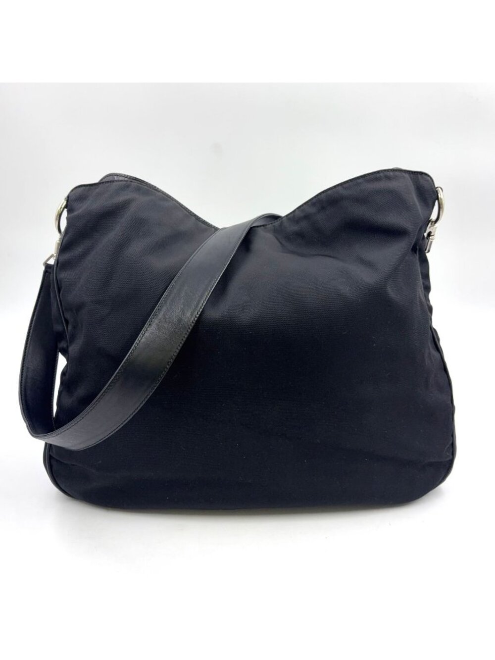 Gucci Leather Strap Black Bag Silver